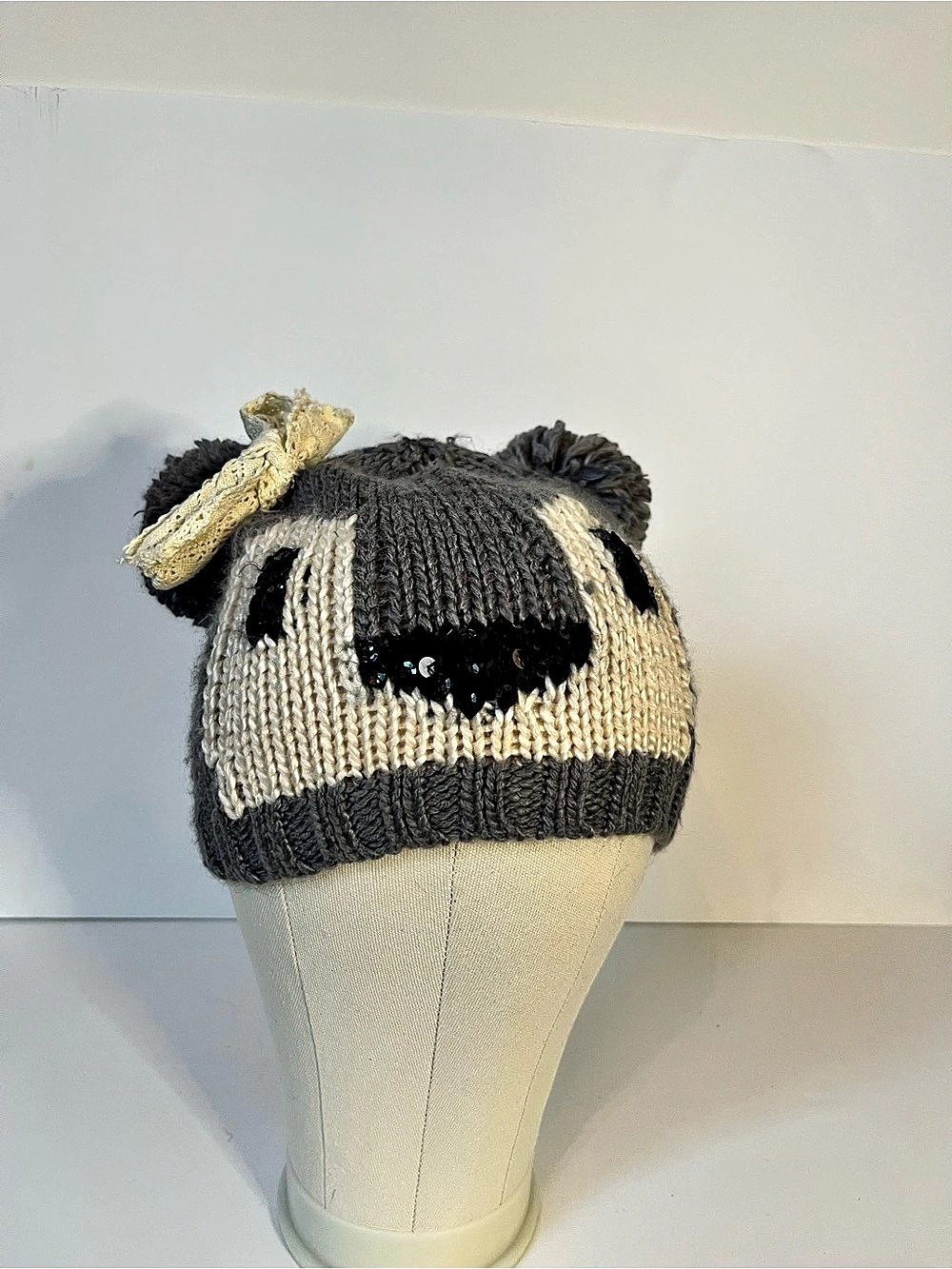 Kids Gray & Cream Animal Knit Hat Like New
